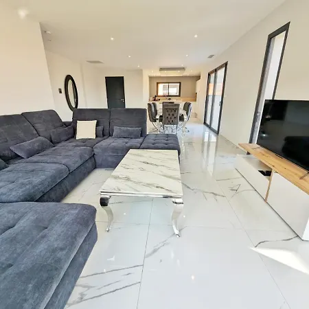 Le Petit Dubai Villa *
