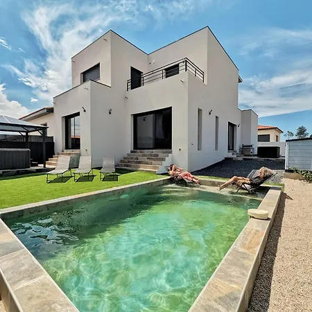 Le Petit Dubai Villa