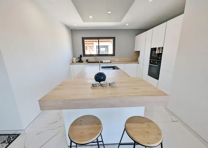 Le Petit Dubai Villa