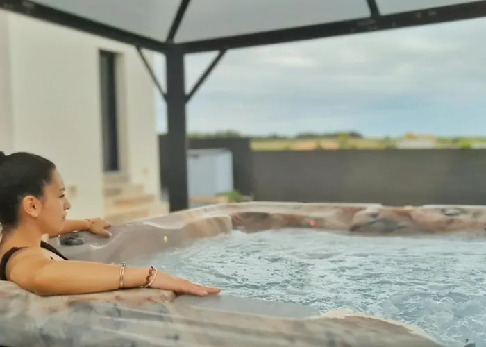 Le Petit Dubai * Saint-Jean-Lasseille