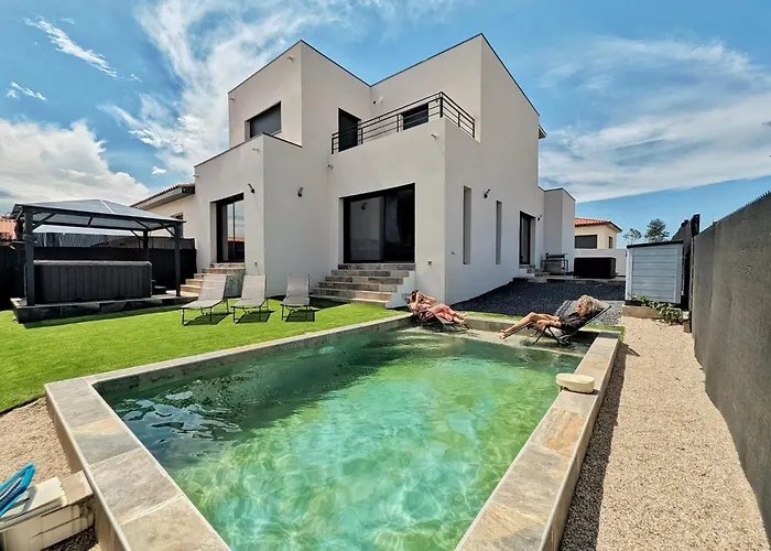 Le Petit Dubai Villa